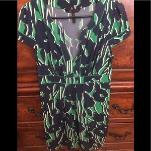 BCBG Knee length waist cinching dress 👗